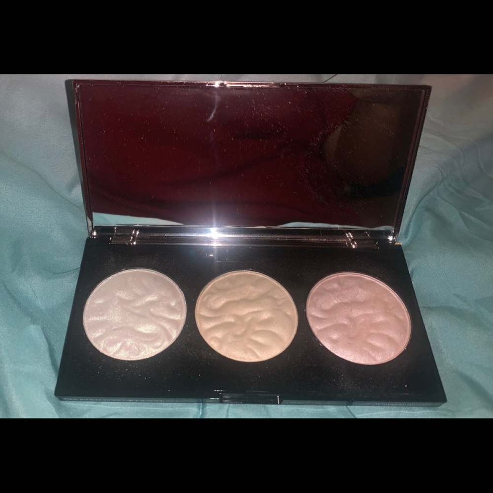 Revolution Strobe Lighting Pallette